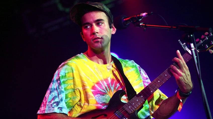 indie folk singer sufjan stevens reveals he has guillain barre syndrome is learning how to walk again