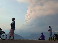 Indonesia’s Mount Lewotobi Laki Laki unleashes towering columns of hot clouds