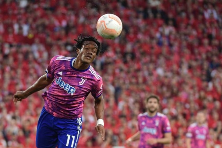 inter sign free agent cuadrado to fan fury