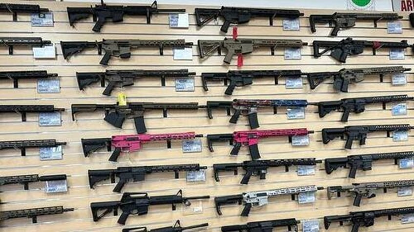 intuit reverses ban on gun related businesses