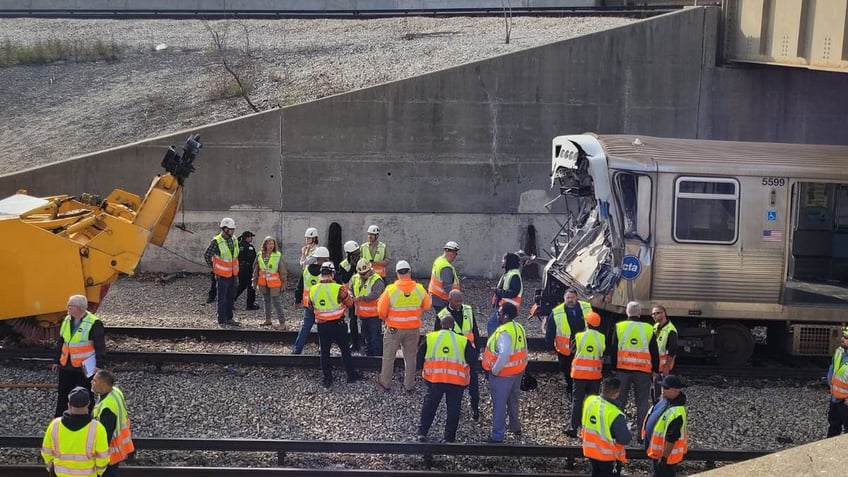 investigation into chicago train crash ongoing as service remains suspended