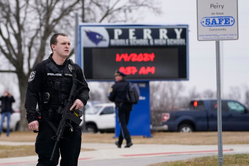 iowa sheriff on school shooting we are still unclear on how many are injured