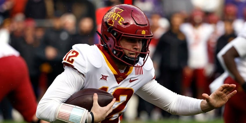 iowa state quarterback hunter dekkers among cyclones accused of betting on school sporting events