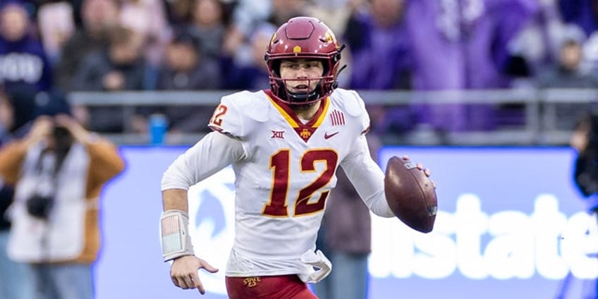 iowa state quarterback hunter dekkers among cyclones accused of betting on school sporting events