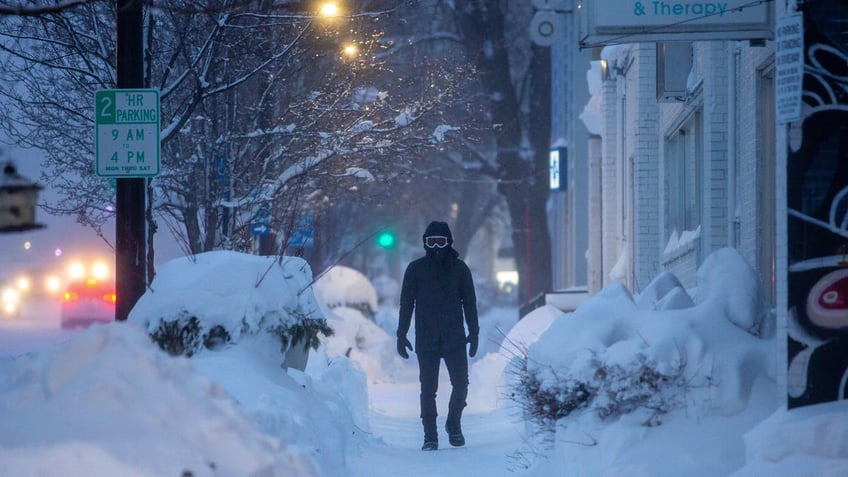 iowa temperatures plunge to 26 degrees below freezing as gop caucusgoers prepare to vote