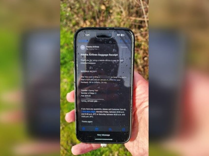 iPhone survives 16,000-foot plunge Alaska Air