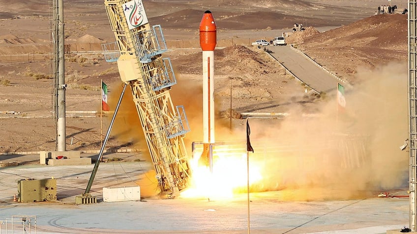 iran claims it has sent a capsule capable of carrying animals into space