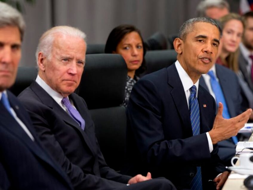 President Barack Obama, accompanied by, from left, Secretary of State John Kerry, Vice Pre