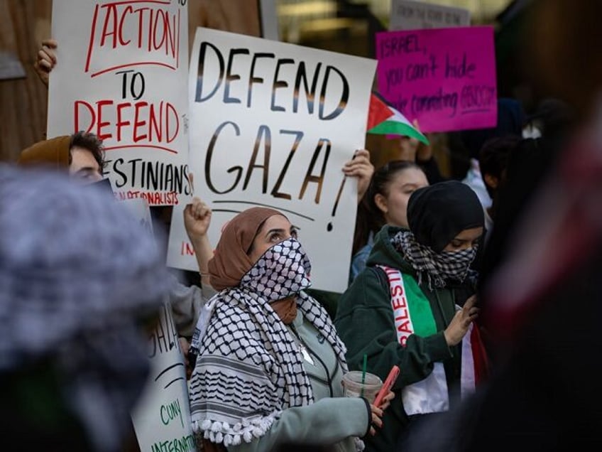 Antisemitism ADL - NEW YORK, UNITED STATES - 2023/10/12: Students from Hunter College chan