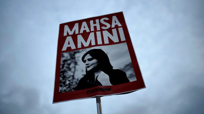 iran sentences 2 female journalists who covered mahsa aminis death on charges of collaborating with the us