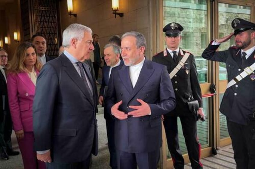 iran tells us time to decide during 5th round of nuclear talks in rome