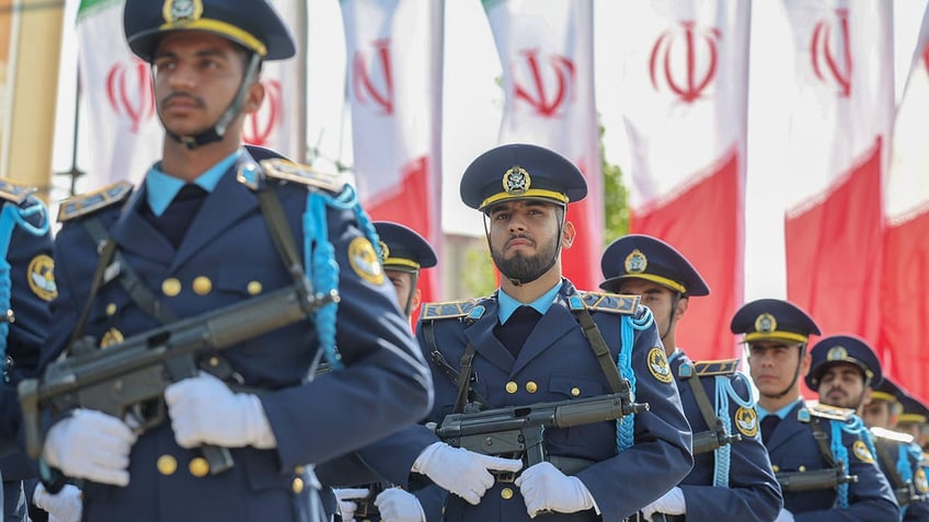 Iranian soldiers in parade