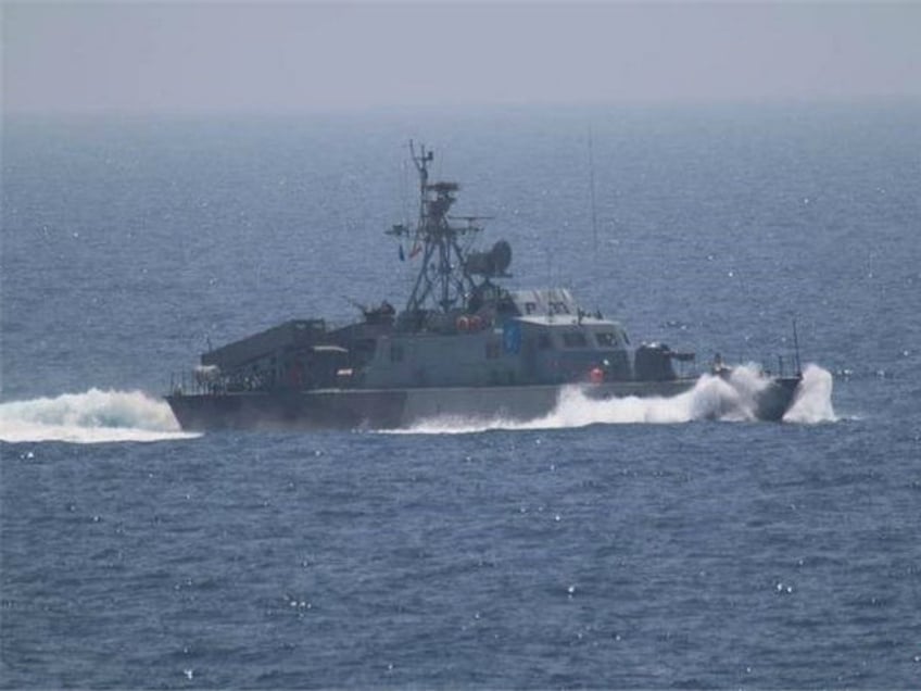 iranian vessels harass us destroyer in high speed intercept