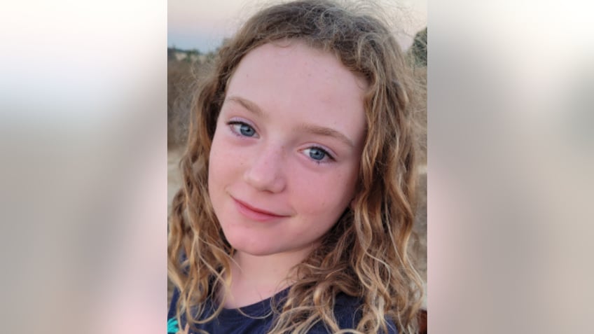 irish israeli girl 9 whose father thought she was killed by hamas terrorists among hostages freed from gaza