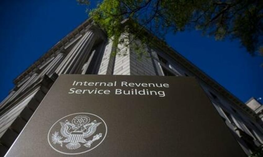 irs apologizes to hedge fund magnate over leaked tax returns