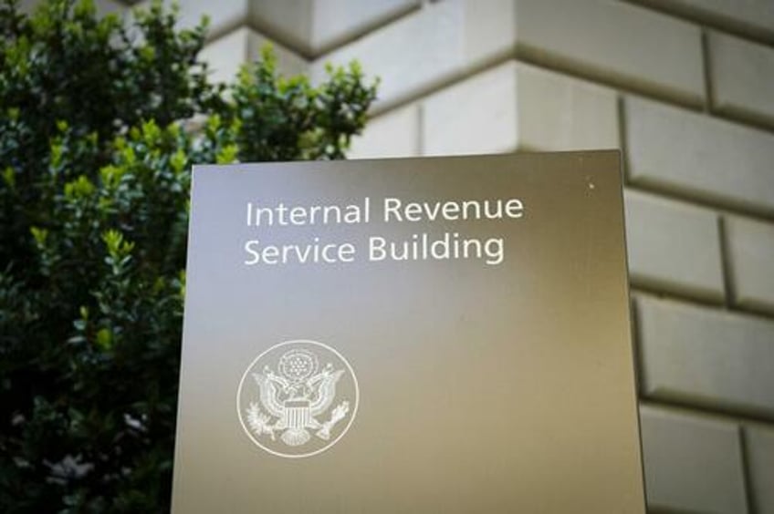 irs headcount approaches decade high of more than 90000 full time employees