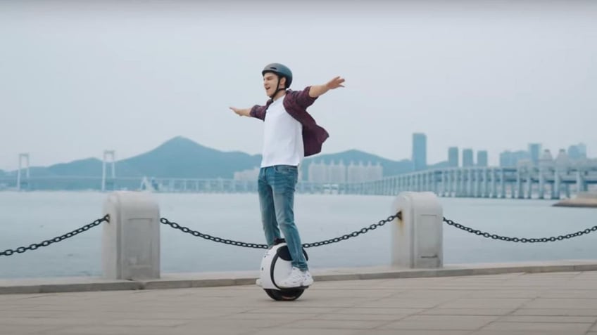 Is this new electric unicycle a sidewalk terror or misunderstood machine?