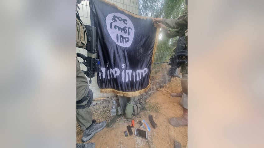 isis flag found in hamas equipment as netanyahu makes direct connection between terror groups hamas is isis