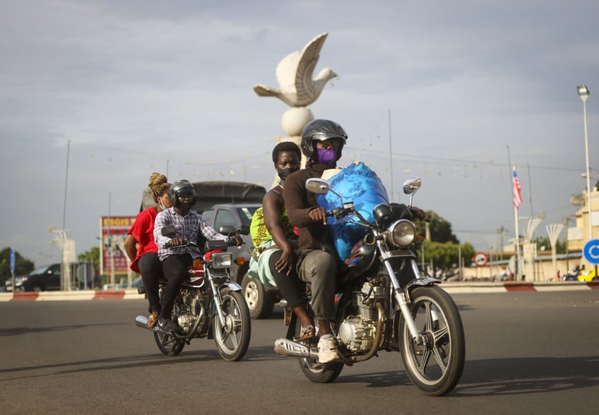 islamist militants slaughter 15 christians in burkina faso church attack