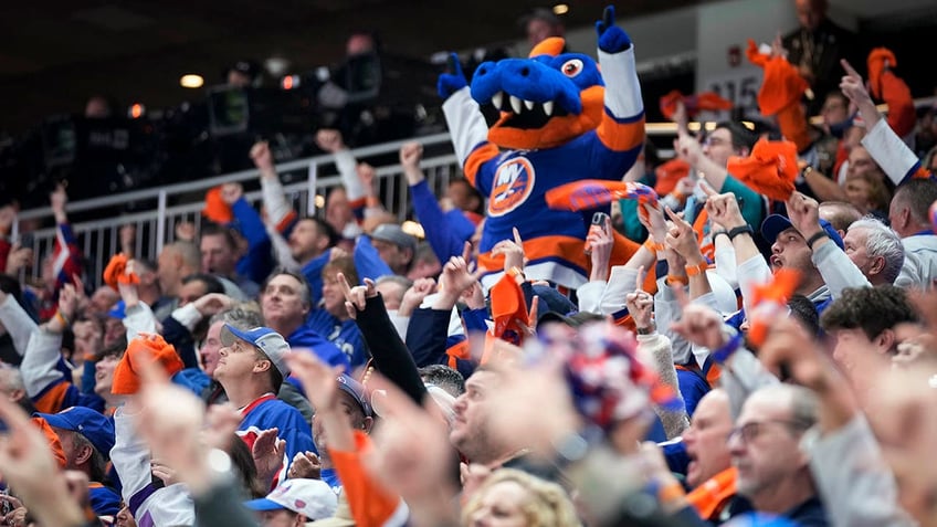 Islanders fans