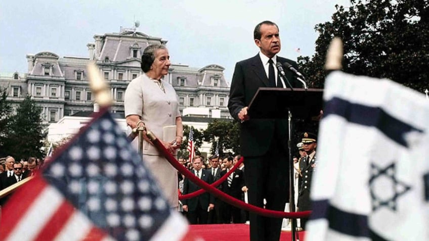 israel at war how president nixon saved the jewish state with an ingenious plan