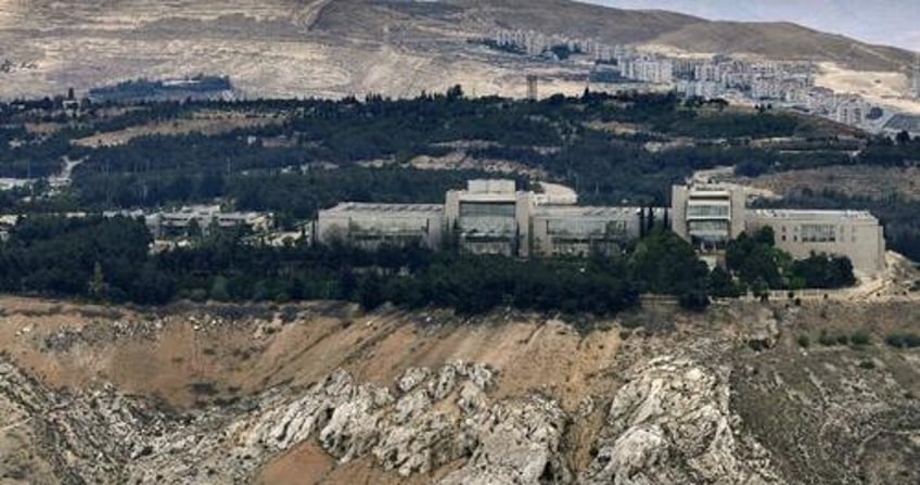 israel comes close to unprecedented strike on syrias presidential palace