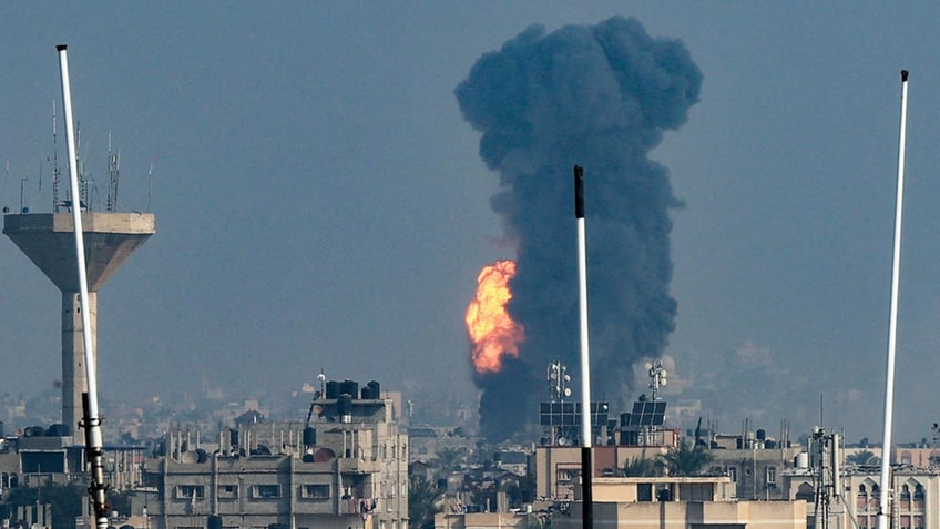 israel hamas war israeli warplanes carry out strikes across gaza as cease fire expires offensive resumes