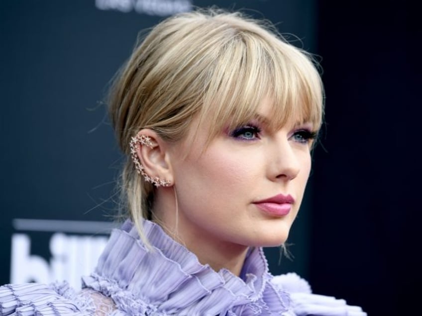 LAS VEGAS, NEVADA - MAY 01: Taylor Swift attends the 2019 Billboard Music Awards at MGM Grand Garden Arena on May 01, 2019 in Las Vegas, Nevada. (Photo by Frazer Harrison/Getty Images)