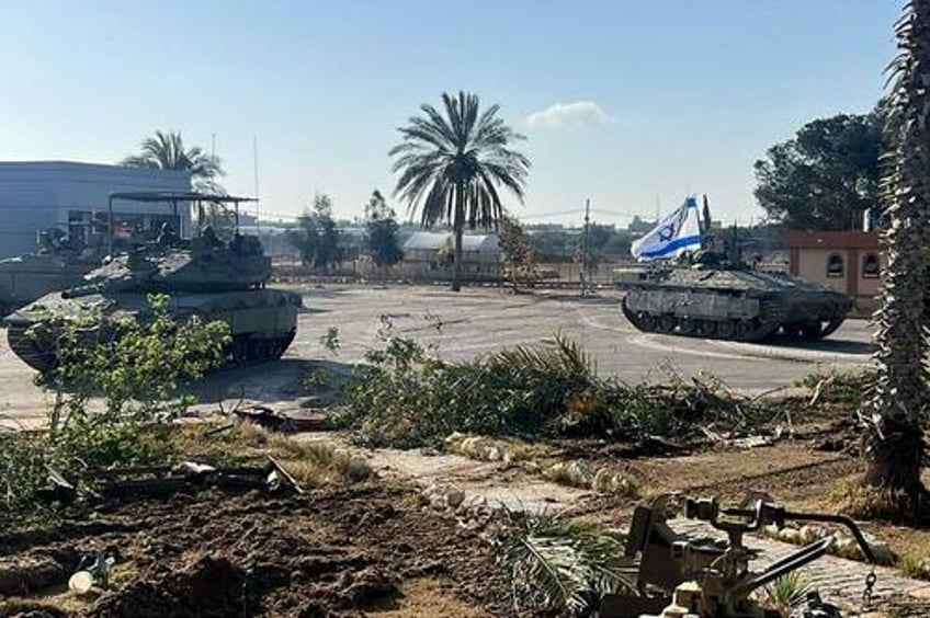 israeli ground forces enter rafah tank unit shuts down vital border crossing
