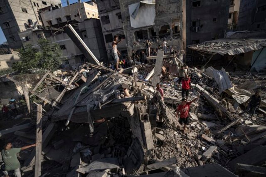 israeli jets strike gaza refugee camp as us fails to win immediate support for pause in fighting