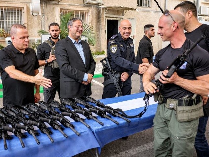 israeli security minister we are approving up to 3000 gun license applications a day