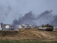 Israeli Tanks Plunge Deeper Into Rafah As 500,000 Palestinians Flee