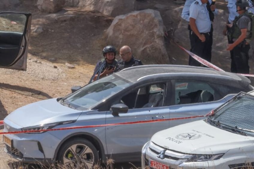 israeli woman shot dead in west bank attack