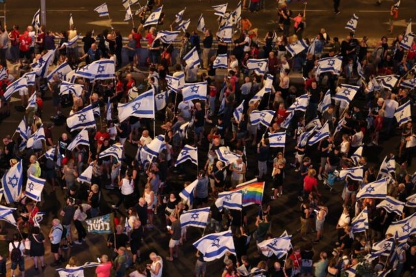 israelis protest ahead of court hearing on legal reforms