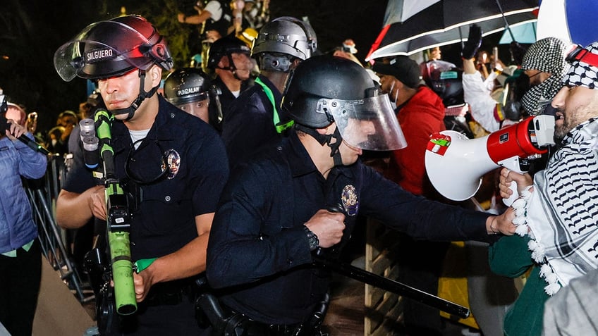 Police officers move in on anti-Israel encampment at UCLA