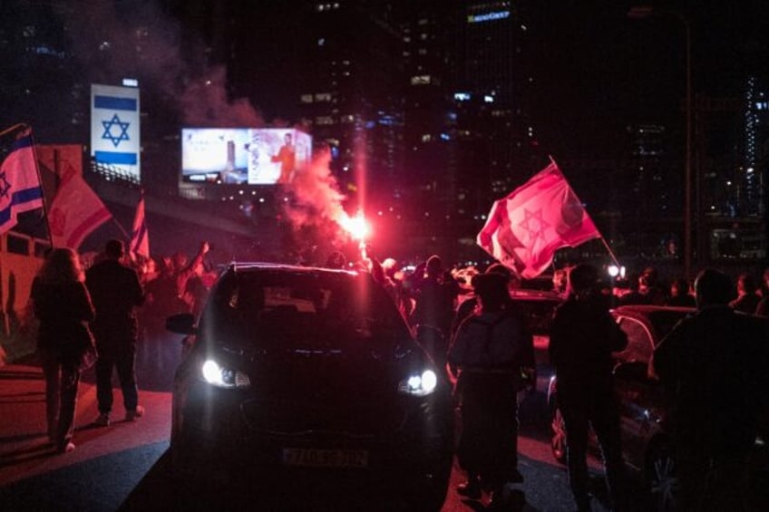 Israeli anti-war protesters in Tel Aviv