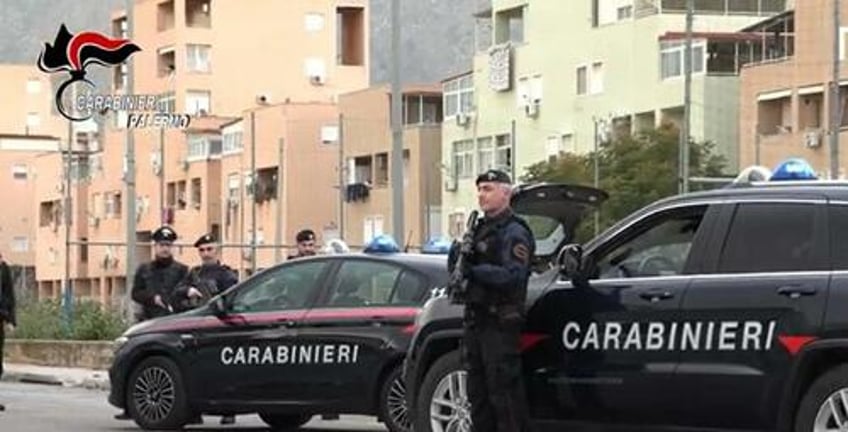 italian police arrest 130 in biggest crackdown against sicilian mafia in decades