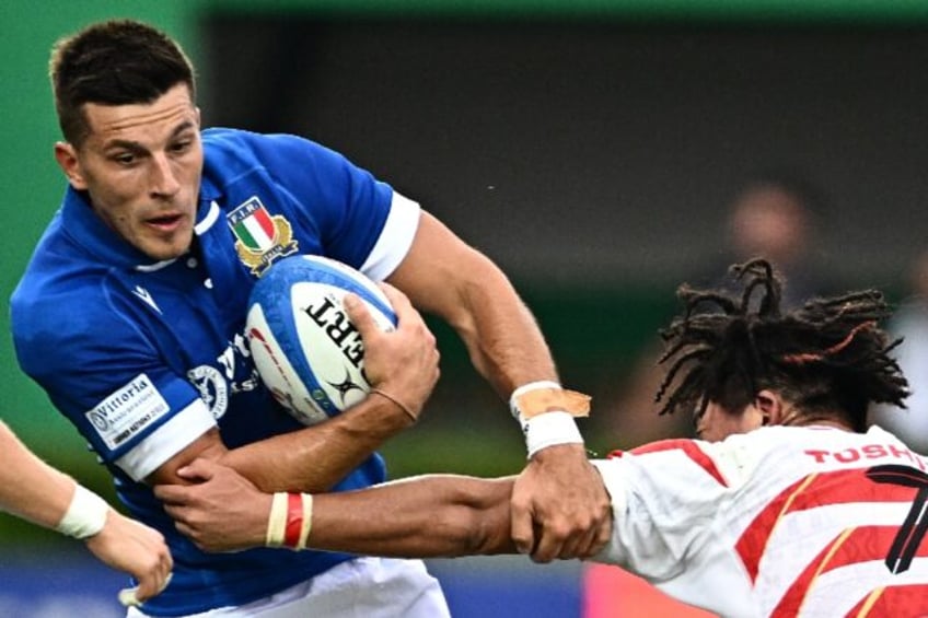 Tommaso Allan (L) beleives Italy can win at home against England or Scotland in the Six Nations