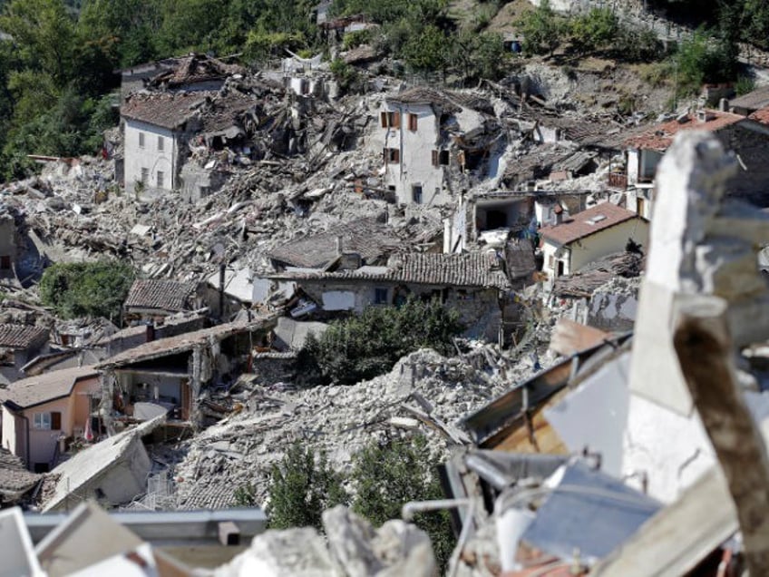 italy quake death toll hits 267 state funeral planned