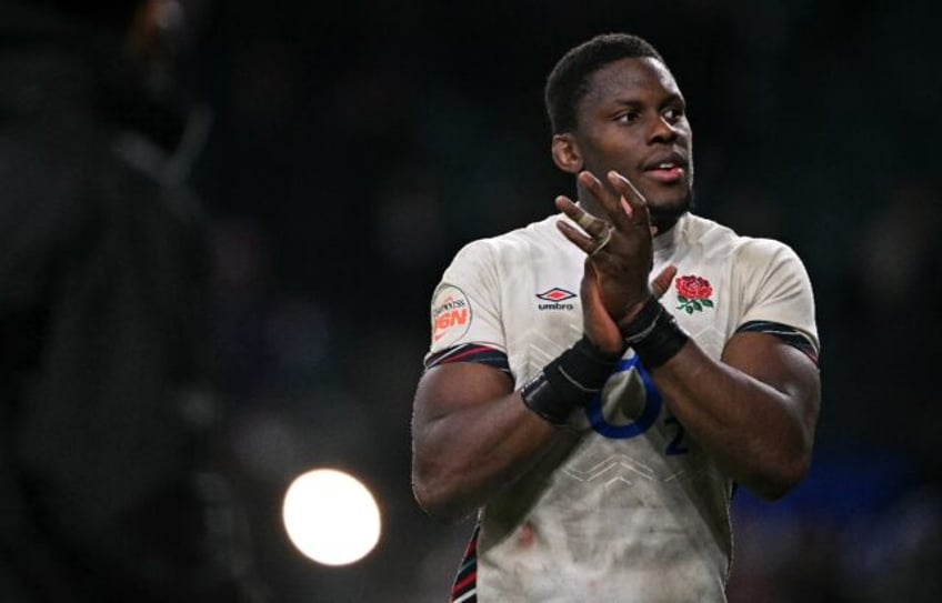 Long-awaited success: England captain Maro Itoje applauds the Twickenham crowd after his s