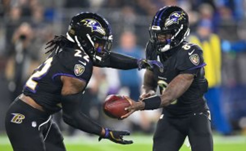 Jackson, Henry lead Ravens past Buccaneers; Godwin, Evans injured in loss