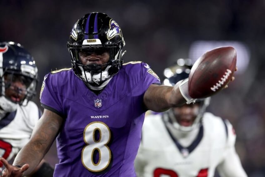 Baltimore Ravens quarterback Lamar Jackson expects a 'heavyweight fight' of a playoff showdown when he faces two-time NFL Most Valuable Player Patrick Mahomes and the defending champion Kansas City Chiefs in Sunday's AFC Championship game