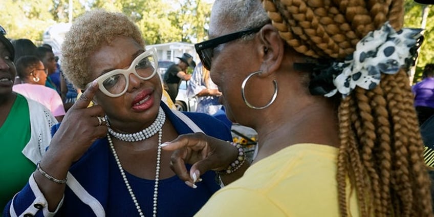 jacksonville democrat councilwoman defends desantis amid boos at shooting victims vigil put parties aside