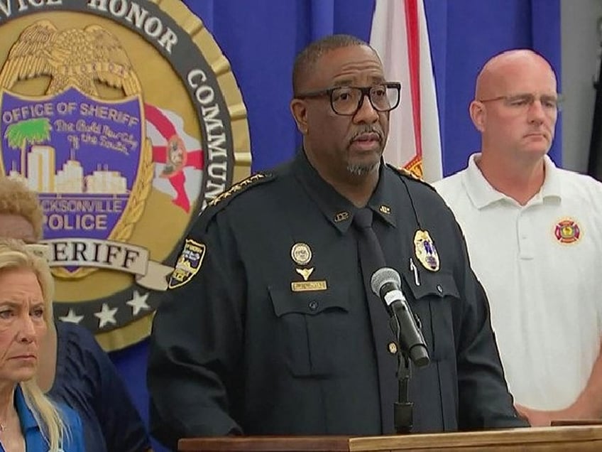 jacksonville sheriff dollar general shooter bought both guns legally