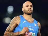 Jacobs smoothly into final of European 100m