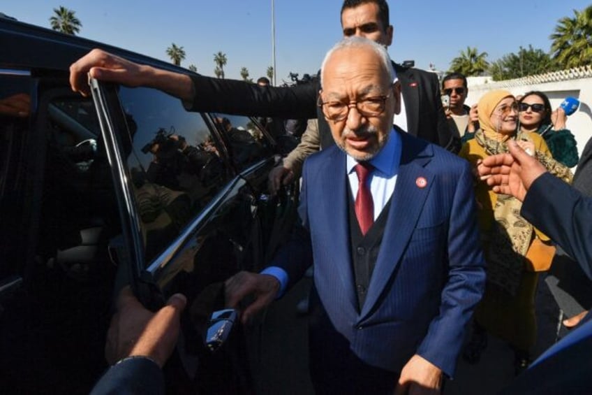 jailed tunisia opposition chief begins hunger strike