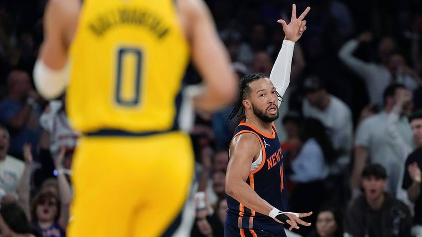 Jalen Brunson celebrates