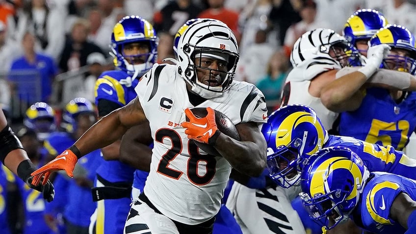 jamarr chase sets new single game high to lead bengals over rams in first win of season