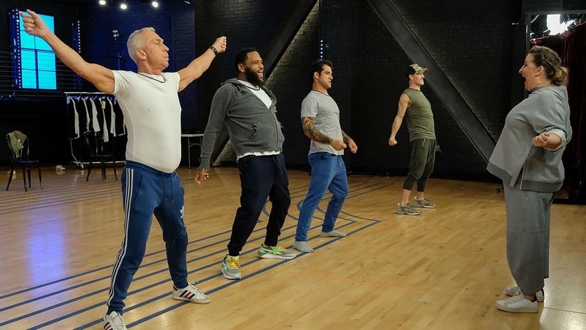 Bruno Tonioli, Anthony Anderson, Tyler Posey, James Van Der Beek and Choreographer Mandy Moore