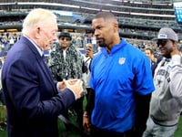 Jamie Foxx Ends Livestream After Cowboys Owner Jerry Jones References a Player’s Penis Size